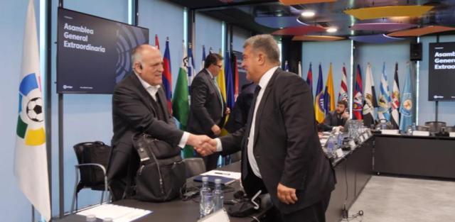 开云下载-梅西回巴萨现一线曙光？特瓦斯说巴萨有这个能力